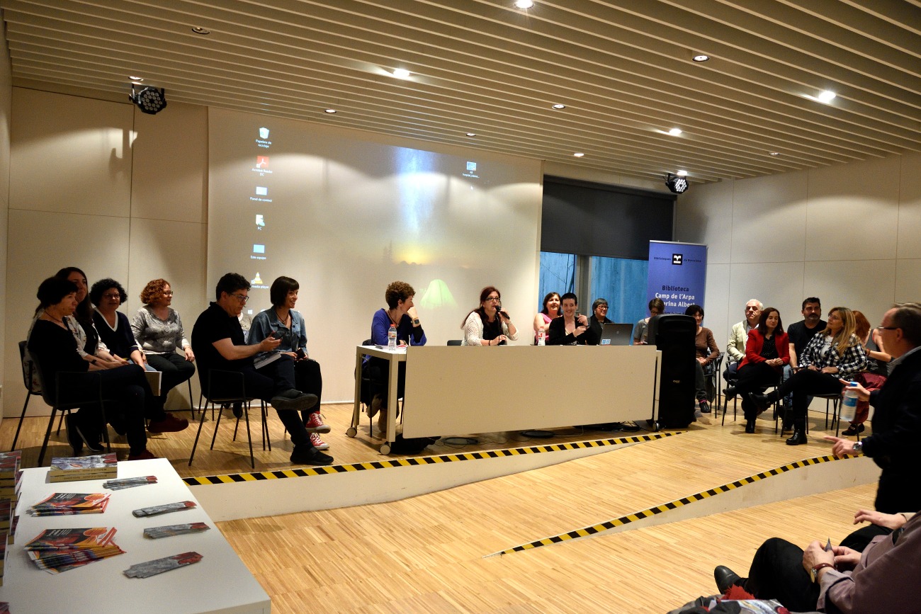 Presentación colectiva de 39 saltos en el charco en la Biblioteca Camp de l'Arpa–Caterina Albert